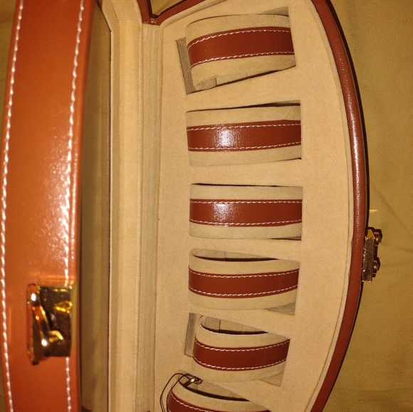 Watch case - Picture 11 of 15